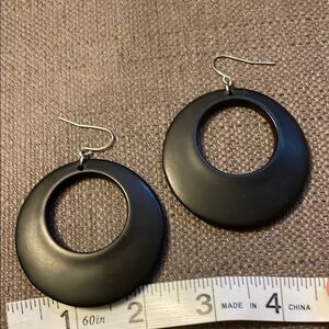 Chic retro 60’s Black Hoop Earrings